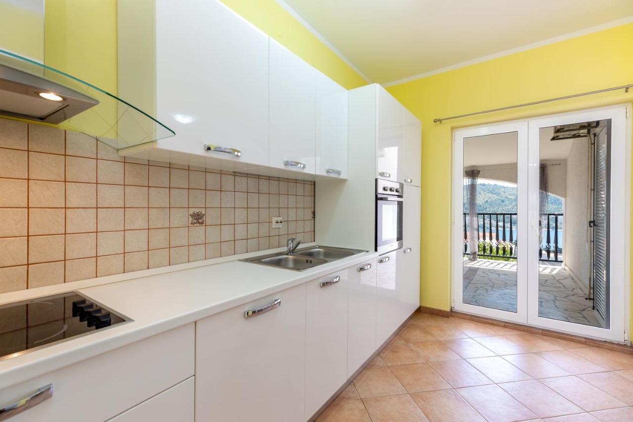 Apartments Villa Maja Rogoznica  Luaran gambar