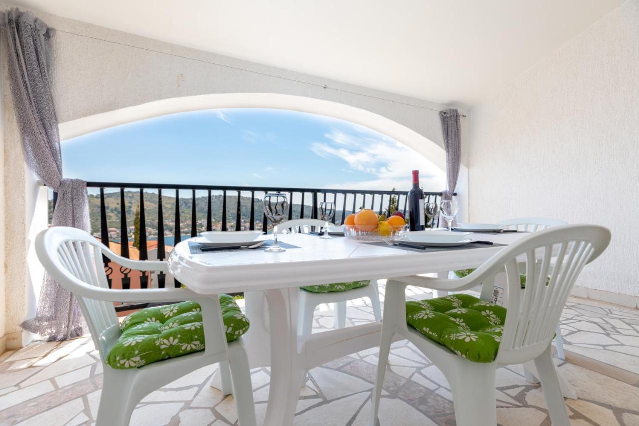 Apartments Villa Maja Rogoznica  Luaran gambar