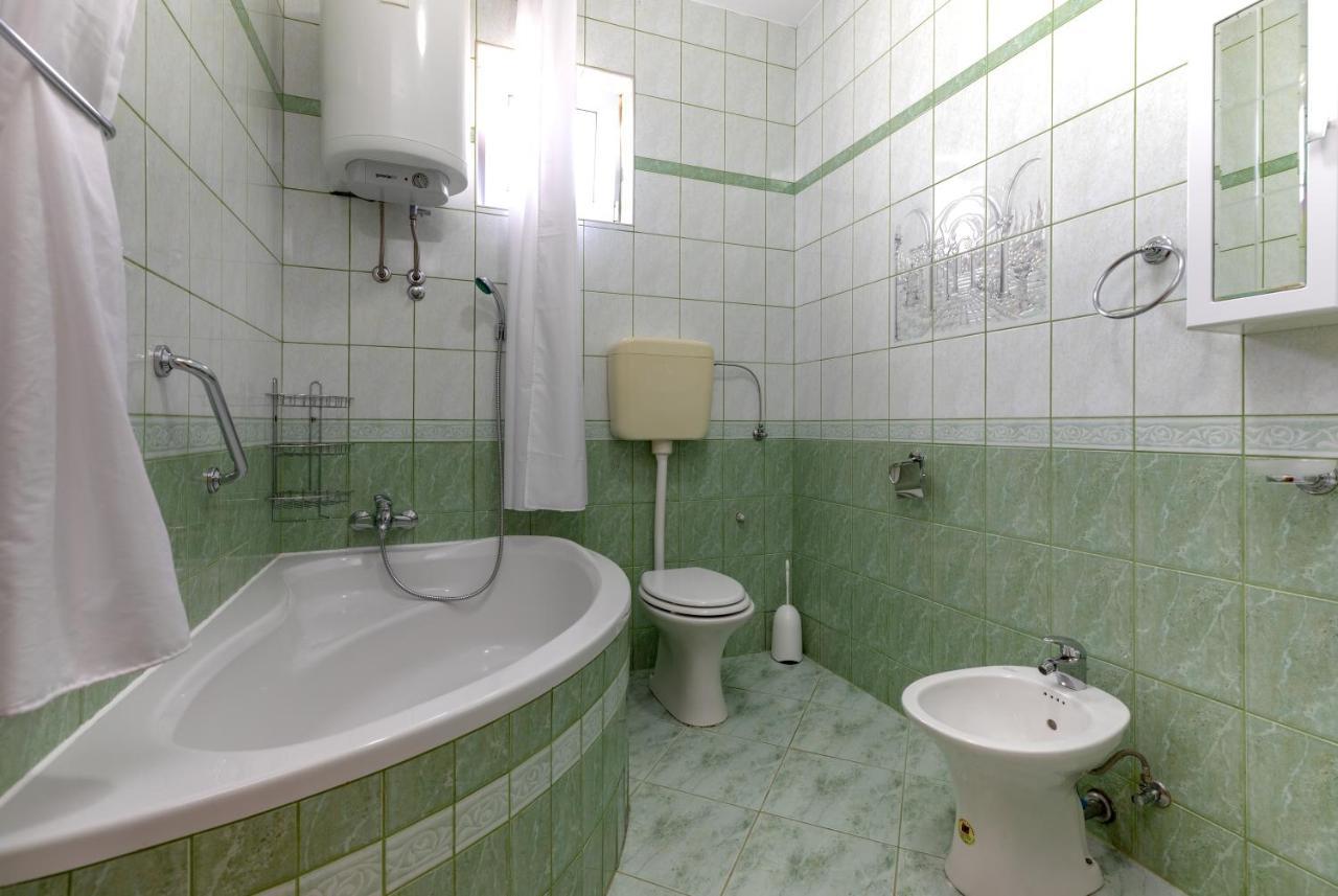 Apartments Villa Maja Rogoznica  Luaran gambar