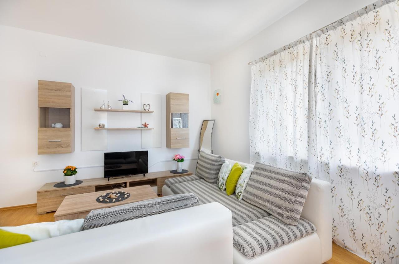 Apartments Villa Maja Rogoznica  Luaran gambar