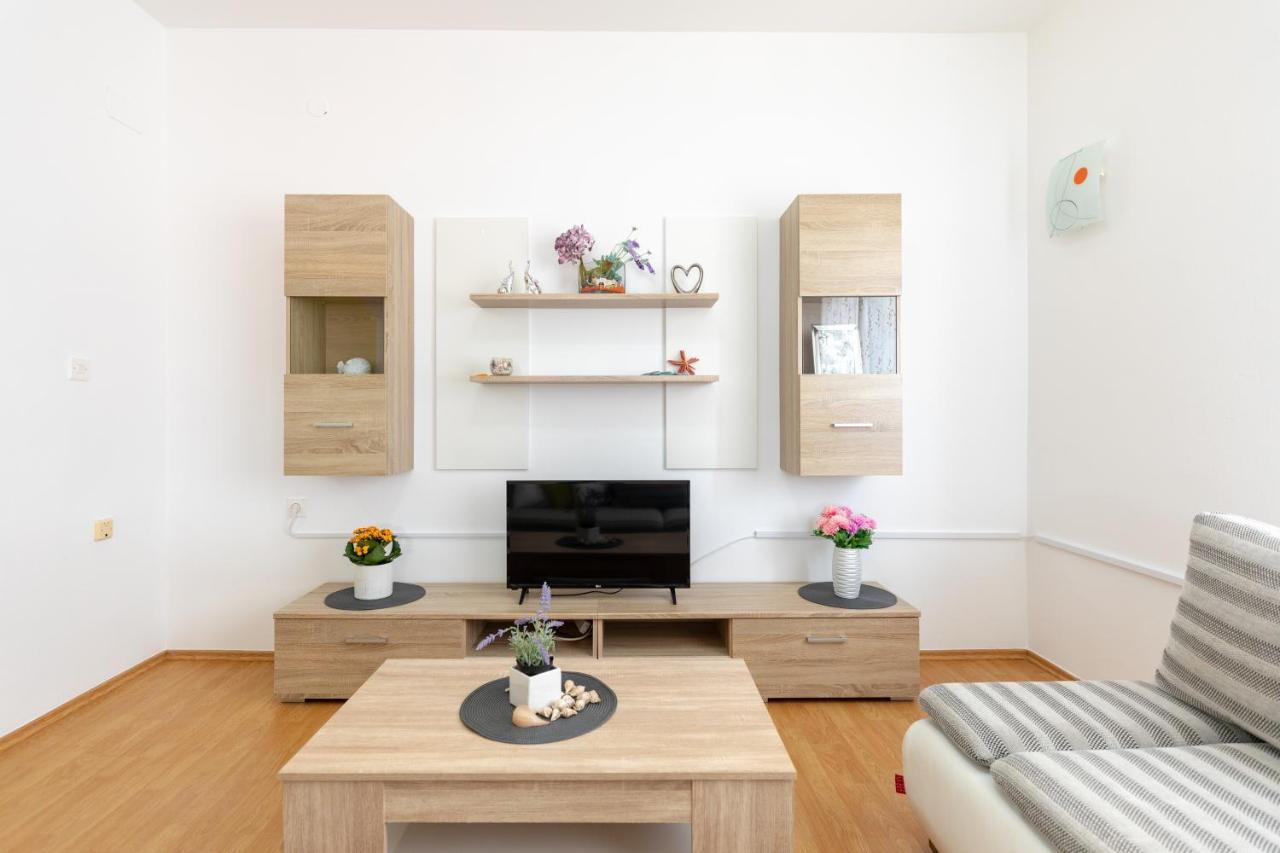 Apartments Villa Maja Rogoznica  Luaran gambar