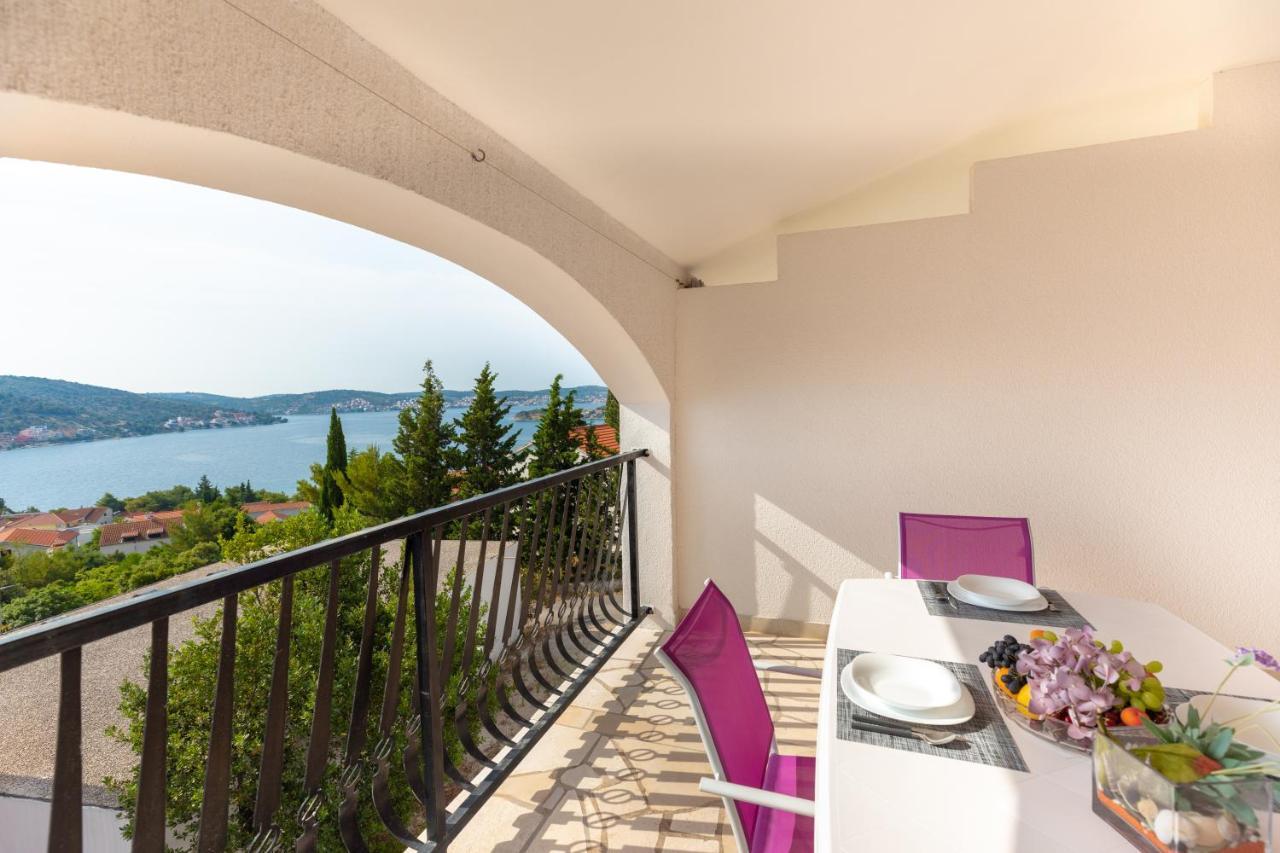 Apartments Villa Maja Rogoznica  Luaran gambar