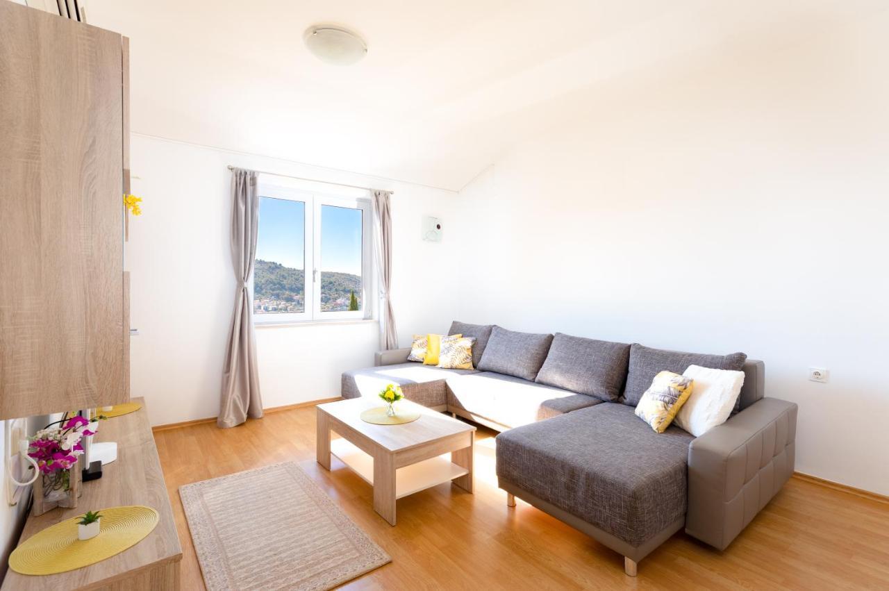 Apartments Villa Maja Rogoznica  Luaran gambar