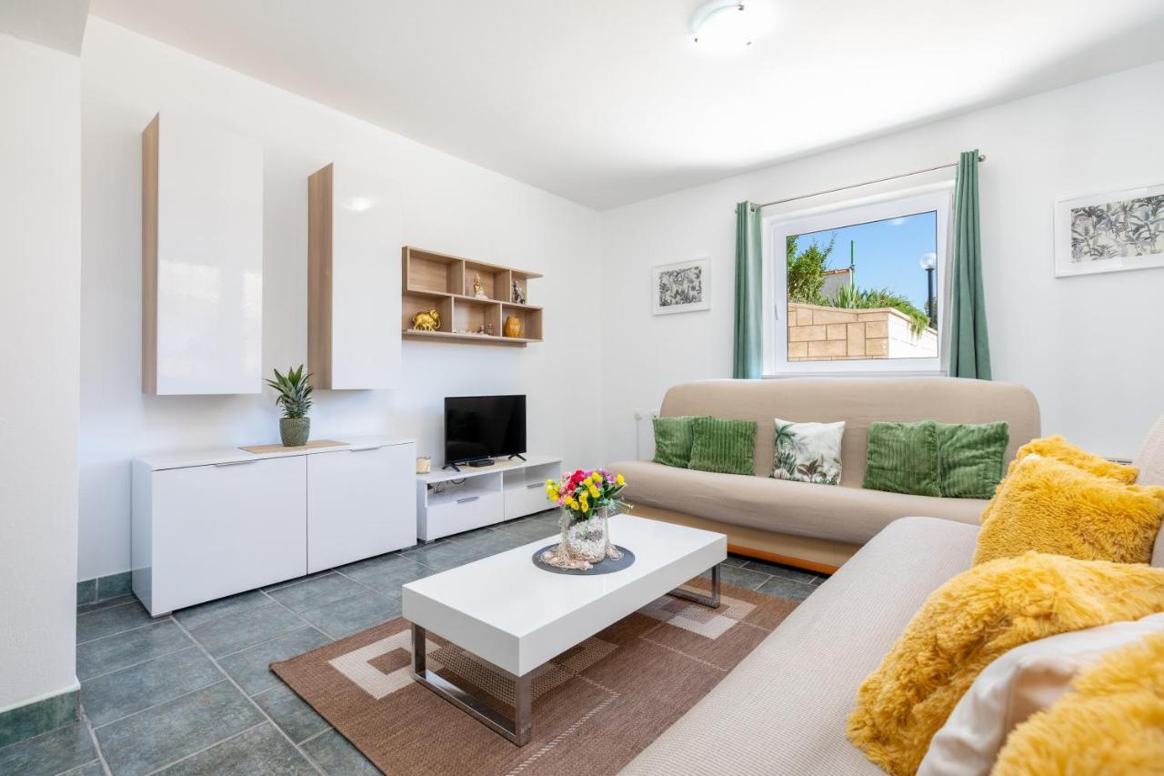 Apartments Villa Maja Rogoznica  Luaran gambar