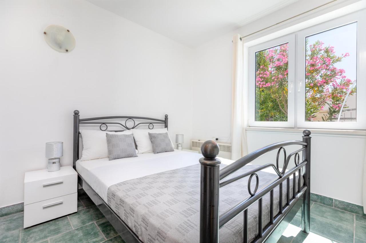 Apartments Villa Maja Rogoznica  Luaran gambar